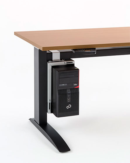 CPU-Halter an der Quertraverse befestigt